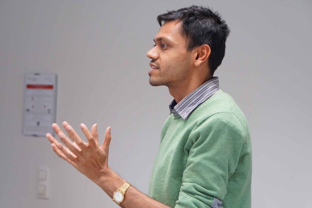 Palmist Ankur